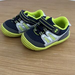 Stride Rite Aston Sneakers (size 3)